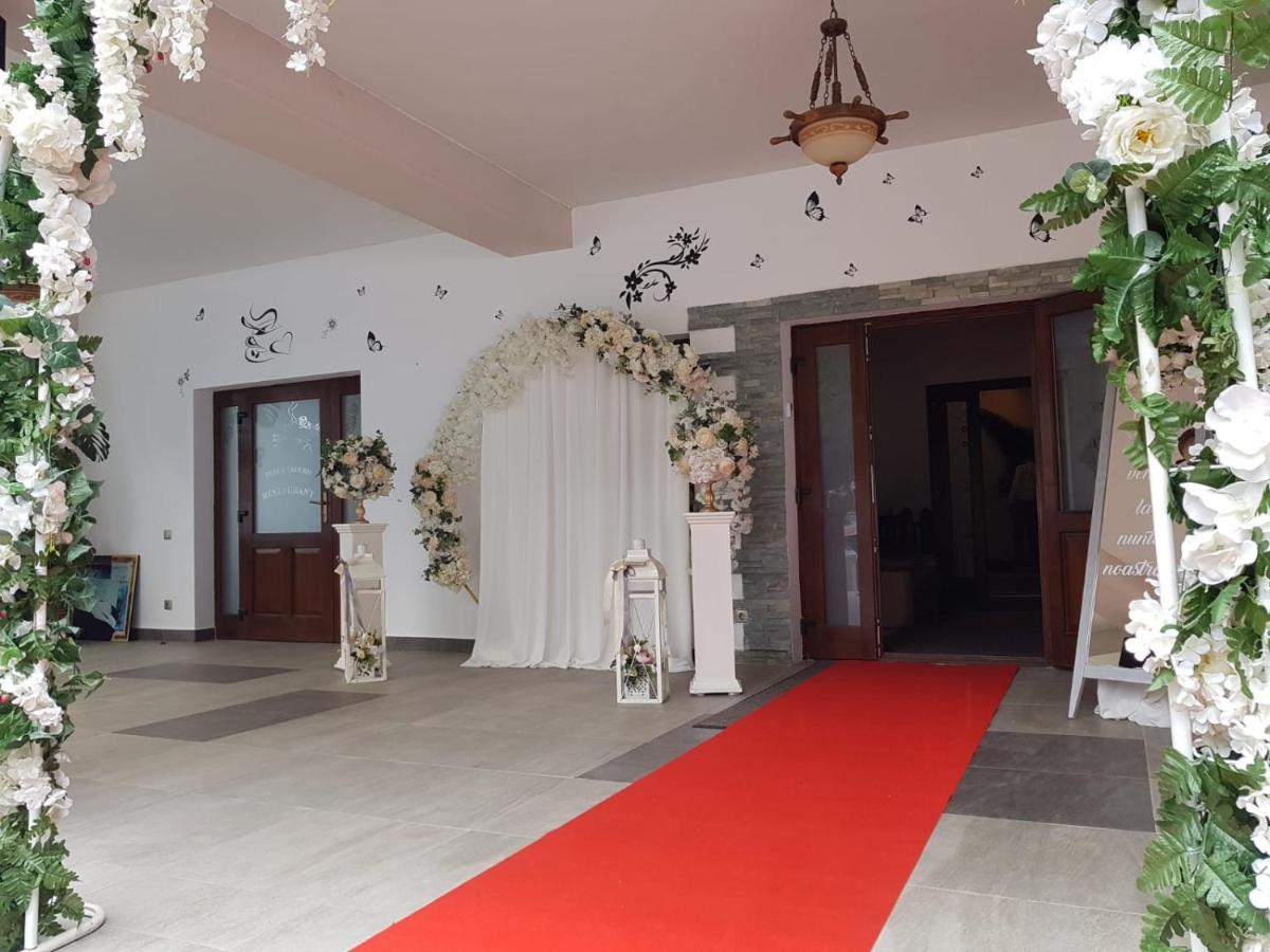Hotel Perla Padurii à Valea Mare  Extérieur photo