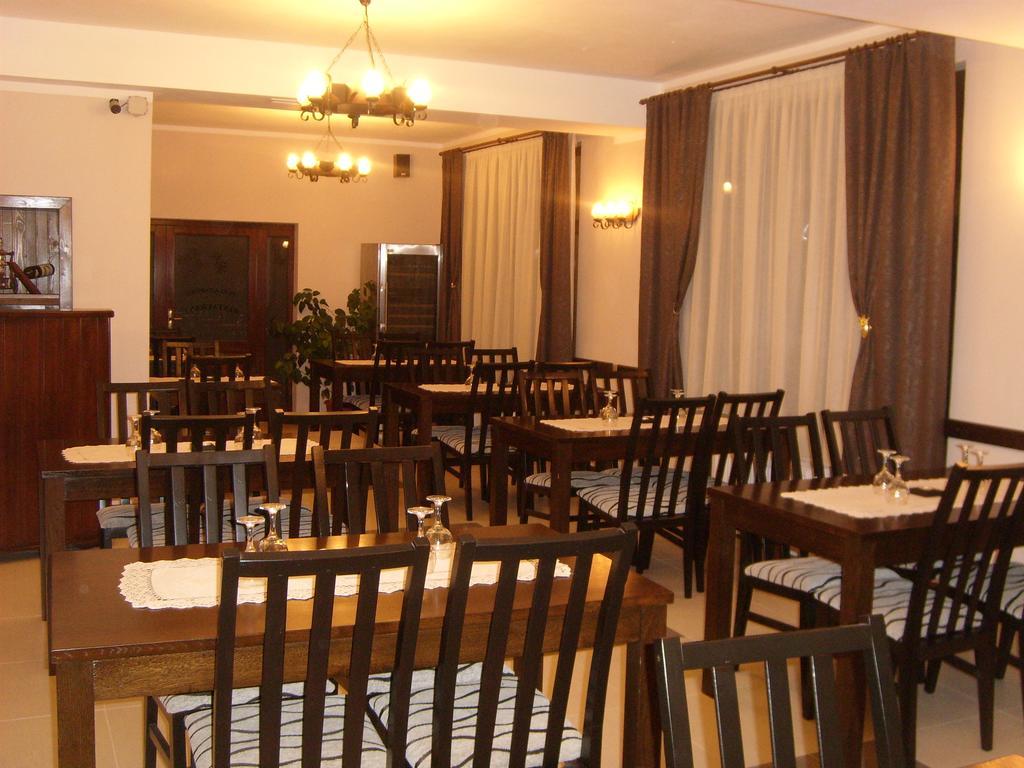 Hotel Perla Padurii à Valea Mare  Extérieur photo