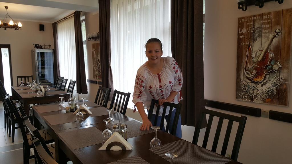 Hotel Perla Padurii à Valea Mare  Extérieur photo