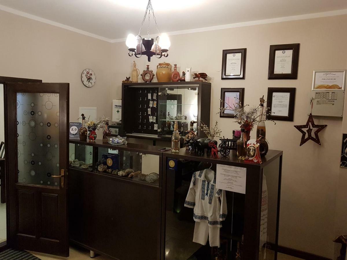Hotel Perla Padurii à Valea Mare  Extérieur photo
